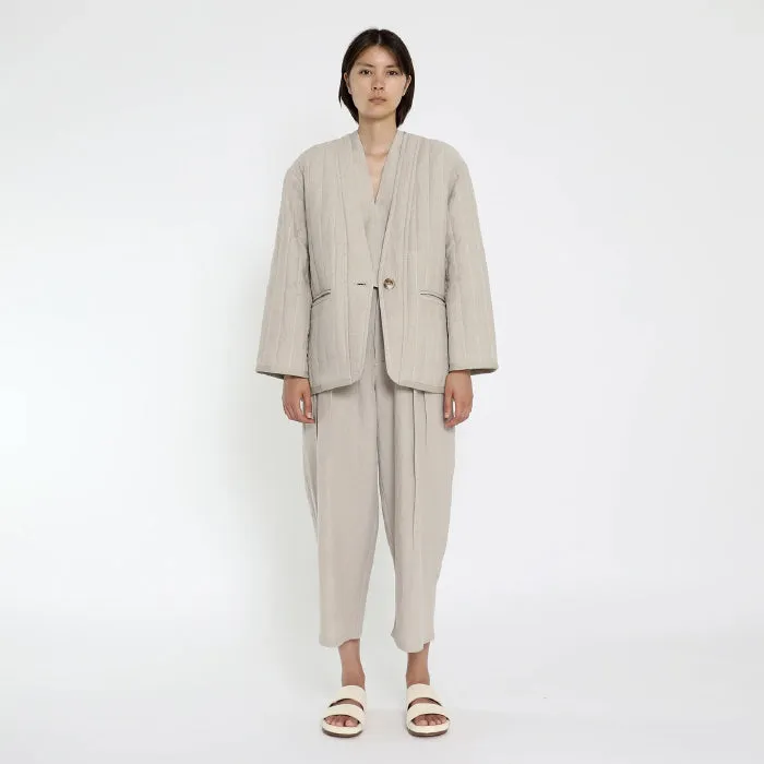 7115 By Szeki Woman Quilted V Neck Blazer Oatmeal